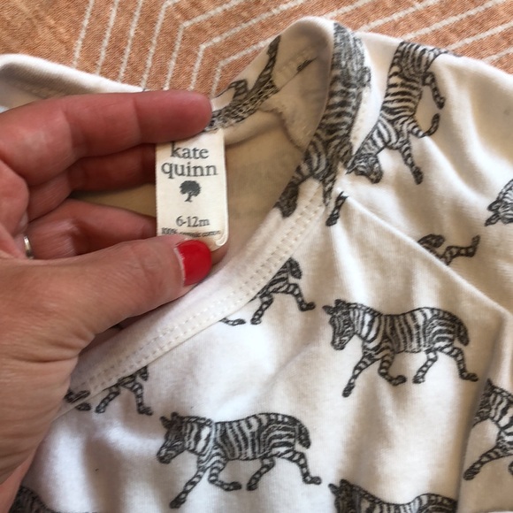 Kate Quinn Matching Set - Picture 2 of 4